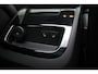 Volvo V90 T8 Plug-in hybrid AWD Ultra Dark | Luchtvering | Trekhaak | Panoramadak | Verwarmbare voorstoelen met massagefunctie | Gelaagde zijruiten | Premium audio by Bowers&Wilkins |