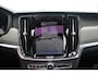 Volvo V90 T8 Plug-in hybrid AWD Ultra Dark | Luchtvering | Trekhaak | Panoramadak | Verwarmbare voorstoelen met massagefunctie | Gelaagde zijruiten | Premium audio by Bowers&Wilkins |
