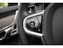 Volvo V90 T8 Plug-in hybrid AWD Ultra Dark | Luchtvering | Trekhaak | Panoramadak | Verwarmbare voorstoelen met massagefunctie | Gelaagde zijruiten | Premium audio by Bowers&Wilkins |
