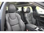 Volvo V90 T8 Plug-in hybrid AWD Ultra Dark | Luchtvering | Trekhaak | Panoramadak | Verwarmbare voorstoelen met massagefunctie | Gelaagde zijruiten | Premium audio by Bowers&Wilkins |