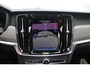 Volvo V90 T8 Plug-in hybrid AWD Ultra Dark | Luchtvering | Trekhaak | Panoramadak | Verwarmbare voorstoelen met massagefunctie | Gelaagde zijruiten | Premium audio by Bowers&Wilkins |