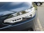 Volvo V90 T8 Plug-in hybrid AWD Ultra Dark | Luchtvering | Trekhaak | Panoramadak | Verwarmbare voorstoelen met massagefunctie | Gelaagde zijruiten | Premium audio by Bowers&Wilkins |