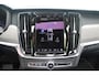 Volvo V90 T8 Plug-in hybrid AWD Ultra Dark | Luchtvering | Trekhaak | Panoramadak | Verwarmbare voorstoelen met massagefunctie | Gelaagde zijruiten | Premium audio by Bowers&Wilkins |