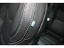 Volvo V90 T8 Plug-in hybrid AWD Ultra Dark | Luchtvering | Trekhaak | Panoramadak | Verwarmbare voorstoelen met massagefunctie | Gelaagde zijruiten | Premium audio by Bowers&Wilkins |