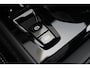 Volvo XC40 B4 Plus Black Edition | Panoramadak | Trekhaak | Verwarmbare voorstoelen en stuurwiel | Premium audio by Harman Kardon | 360 graden camera | Adaptieve cruise control |