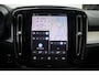 Volvo XC40 B4 Plus Black Edition | Panoramadak | Trekhaak | Verwarmbare voorstoelen en stuurwiel | Premium audio by Harman Kardon | 360 graden camera | Adaptieve cruise control |