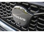 Volvo XC40 B4 Plus Black Edition | Panoramadak | Trekhaak | Verwarmbare voorstoelen en stuurwiel | Premium audio by Harman Kardon | 360 graden camera | Adaptieve cruise control |