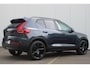 Volvo XC40 B4 Plus Black Edition | Panoramadak | Trekhaak | Verwarmbare voorstoelen en stuurwiel | Premium audio by Harman Kardon | 360 graden camera | Adaptieve cruise control |