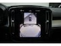 Volvo XC40 B4 Plus Black Edition | Panoramadak | Trekhaak | Verwarmbare voorstoelen en stuurwiel | Premium audio by Harman Kardon | 360 graden camera | Adaptieve cruise control |