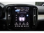 Volvo XC40 B4 Plus Black Edition | Panoramadak | Trekhaak | Verwarmbare voorstoelen en stuurwiel | Premium audio by Harman Kardon | 360 graden camera | Adaptieve cruise control |