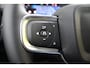 Volvo XC40 B4 Plus Black Edition | Panoramadak | Trekhaak | Verwarmbare voorstoelen en stuurwiel | Premium audio by Harman Kardon | 360 graden camera | Adaptieve cruise control |