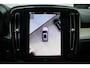 Volvo XC40 B4 Plus Black Edition | Panoramadak | Trekhaak | Verwarmbare voorstoelen en stuurwiel | Premium audio by Harman Kardon | 360 graden camera | Adaptieve cruise control |