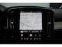 Volvo XC40 B4 Plus Black Edition | Panoramadak | Trekhaak | Verwarmbare voorstoelen en stuurwiel | Premium audio by Harman Kardon | 360 graden camera | Adaptieve cruise control |