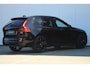 Volvo XC60 T6 Plug-in hybrid AWD Ultra Black Edition | Luchtvering | Trekhaak | Panoramadak | Verwarmbare voorstoelen, achterbank en stuurwiel | Head-up display |  Premium audio by Harman Kardon |