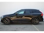 Volvo XC60 T6 Plug-in hybrid AWD Ultra Black Edition | Luchtvering | Trekhaak | Panoramadak | Verwarmbare voorstoelen, achterbank en stuurwiel | Head-up display |  Premium audio by Harman Kardon |