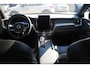 Volvo XC60 T6 Plug-in hybrid AWD Ultra Black Edition | Luchtvering | Trekhaak | Panoramadak | Verwarmbare voorstoelen, achterbank en stuurwiel | Head-up display |  Premium audio by Harman Kardon |