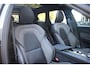 Volvo XC60 T6 Plug-in hybrid AWD Ultra Black Edition | Luchtvering | Trekhaak | Panoramadak | Verwarmbare voorstoelen, achterbank en stuurwiel | Head-up display |  Premium audio by Harman Kardon |