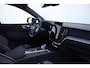 Volvo XC60 T6 Plug-in hybrid AWD Ultra Black Edition | Luchtvering | Trekhaak | Panoramadak | Verwarmbare voorstoelen, achterbank en stuurwiel | Head-up display |  Premium audio by Harman Kardon |