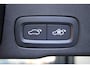 Volvo XC60 T6 Plug-in hybrid AWD Ultra Black Edition | Luchtvering | Trekhaak | Panoramadak | Verwarmbare voorstoelen, achterbank en stuurwiel | Head-up display |  Premium audio by Harman Kardon |