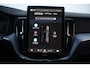 Volvo XC60 T6 Plug-in hybrid AWD Ultra Black Edition | Luchtvering | Trekhaak | Panoramadak | Verwarmbare voorstoelen, achterbank en stuurwiel | Head-up display |  Premium audio by Harman Kardon |