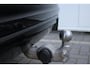 Volvo XC60 T6 Plug-in hybrid AWD Ultra Black Edition | Luchtvering | Trekhaak | Panoramadak | Verwarmbare voorstoelen, achterbank en stuurwiel | Head-up display |  Premium audio by Harman Kardon |