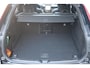 Volvo XC60 T6 Plug-in hybrid AWD Ultra Black Edition | Luchtvering | Trekhaak | Panoramadak | Verwarmbare voorstoelen, achterbank en stuurwiel | Head-up display |  Premium audio by Harman Kardon |
