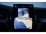 Volvo XC60 T6 Plug-in hybrid AWD Ultra Black Edition | Luchtvering | Trekhaak | Panoramadak | Verwarmbare voorstoelen, achterbank en stuurwiel | Head-up display |  Premium audio by Harman Kardon |