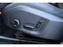 Volvo XC60 T6 Plug-in hybrid AWD Ultra Black Edition | Luchtvering | Trekhaak | Panoramadak | Verwarmbare voorstoelen, achterbank en stuurwiel | Head-up display |  Premium audio by Harman Kardon |
