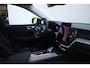 Volvo XC60 T6 Plug-in hybrid AWD Ultra Dark | Luchtvering | Panoramadak | Trekhaak | Verwarmbare voorstoelen, achterbank en stuurwiel | Head-up display | 360 graden camera | Premium audio by Harman Kardon | Apple carplay/Android auto