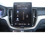 Volvo XC60 T6 Plug-in hybrid AWD Ultra Dark | Luchtvering | Panoramadak | Trekhaak | Verwarmbare voorstoelen, achterbank en stuurwiel | Head-up display | 360 graden camera | Premium audio by Harman Kardon | Apple carplay/Android auto