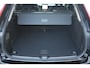 Volvo XC60 T6 Plug-in hybrid AWD Ultra Dark | Luchtvering | Panoramadak | Trekhaak | Verwarmbare voorstoelen, achterbank en stuurwiel | Head-up display | 360 graden camera | Premium audio by Harman Kardon | Apple carplay/Android auto