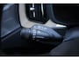 Volvo XC60 T6 Plug-in hybrid AWD Ultra Dark | Luchtvering | Panoramadak | Trekhaak | Verwarmbare voorstoelen, achterbank en stuurwiel | Head-up display | 360 graden camera | Premium audio by Harman Kardon | Apple carplay/Android auto