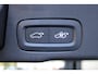 Volvo XC60 T6 Plug-in hybrid AWD Ultra Dark | Luchtvering | Panoramadak | Trekhaak | Verwarmbare voorstoelen, achterbank en stuurwiel | Head-up display | 360 graden camera | Premium audio by Harman Kardon | Apple carplay/Android auto