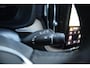 Volvo XC60 T6 Plug-in hybrid AWD Ultra Dark | Luchtvering | Panoramadak | Trekhaak | Verwarmbare voorstoelen, achterbank en stuurwiel | Head-up display | 360 graden camera | Premium audio by Harman Kardon | Apple carplay/Android auto