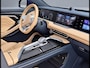 Voyah Free Flagship | Panoramadak | Dynaudio Hi-Fi | 360° Camera | Luchtvering | Adaptieve Cruise Control | Dodehoekassistent | Apple CarPlay | Android Auto | Elektrisch Verstelbare Stoelen + Massage | Stoelverwarming | Stoelventilatie | Sfeerverlichting | Elektrische Achterklep