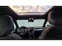 Volvo XC40 2.0 B3 Ultra Black Edition Panorama dak - 360 Camera - 20” Wielen - Lounge-pakket - Harman Kardon Audio -  Climate - R980 Interieur – Power seats met memory - Two Tone – Full led koplampen –Donkere hemel.