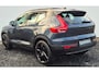 Volvo XC40 2.0 B3 Ultra Black Edition Panorama dak - 360 Camera - 20” Wielen - Lounge-pakket - Harman Kardon Audio -  Climate - R980 Interieur – Power seats met memory - Two Tone – Full led koplampen –Donkere hemel.