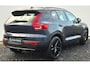 Volvo XC40 2.0 B3 Ultra Black Edition Panorama dak - 360 Camera - 20” Wielen - Lounge-pakket - Harman Kardon Audio -  Climate - R980 Interieur – Power seats met memory - Two Tone – Full led koplampen –Donkere hemel.