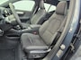 Volvo XC40 2.0 B3 Ultra Black Edition Panorama dak - 360 Camera - 20” Wielen - Lounge-pakket - Harman Kardon Audio -  Climate - R980 Interieur – Power seats met memory - Two Tone – Full led koplampen –Donkere hemel.