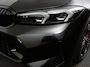 BMW 3-Serie Touring 330e M-Sport PHEV Digitale Cockpit Climate control Stoel verwarming LED Sfeer verlichting Lichtmetalen velgen Navigatie Apple carplay/ Android auto Parkeersensoren