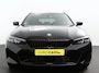 BMW 3-Serie Touring 330e M-Sport PHEV Digitale Cockpit Climate control Stoel verwarming LED Sfeer verlichting Lichtmetalen velgen Navigatie Apple carplay/ Android auto Parkeersensoren