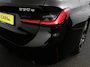 BMW 3-Serie Touring 330e M-Sport PHEV Digitale Cockpit Climate control Stoel verwarming LED Sfeer verlichting Lichtmetalen velgen Navigatie Apple carplay/ Android auto Parkeersensoren