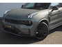 Lynk & Co 01 276PK Automaat More / Adaptive cruise control / Leren bekleding / Elektrisch verstelbare stoelen / Schuif- kanteldak / Stoel- en stuurverwarming / Parkeersensoren V+A / 360 Graden Camera / Elektrische achterklep / 20" lichtmetalen velgen