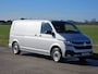 Volkswagen Transporter 2.0 TDI L2H1 Navi Trekhaak Adaptieve Cruise Control Standkachel Achterdeuren PDC Airco 3 Zits Euro6 150 PK!