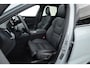 Volvo XC60 2.0 T8 Plug-in hybrid AWD Ultra Black Edition | Luchtvering | Massage | Bowers & Wilkins | 22 inch | Trekhaak |