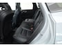 Volvo XC60 2.0 T8 Plug-in hybrid AWD Ultra Black Edition | Luchtvering | Massage | Bowers & Wilkins | 22 inch | Trekhaak |