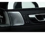 Volvo XC60 2.0 T8 Plug-in hybrid AWD Ultra Black Edition | Luchtvering | Massage | Bowers & Wilkins | 22 inch | Trekhaak |