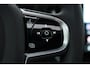 Volvo XC60 2.0 T8 Plug-in hybrid AWD Ultra Black Edition | Luchtvering | Massage | Bowers & Wilkins | 22 inch | Trekhaak |