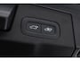 Volvo XC60 2.0 T8 Plug-in hybrid AWD Ultra Black Edition | Luchtvering | Massage | Bowers & Wilkins | 22 inch | Trekhaak |