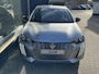 Peugeot 208 Allure 1.2 Turbo 100 PK 6-Bak | LED Koplampen | Facelift Model | Parkeersensoren Rondom | 10'' inch Touch Screen | Draadloze telefoon Navigatie via Apple Car play/ Android Auto | Cruise Control | Rijbaan Bewaking |  Stuurwiel Bediening | Half Lederen Bekleding |
